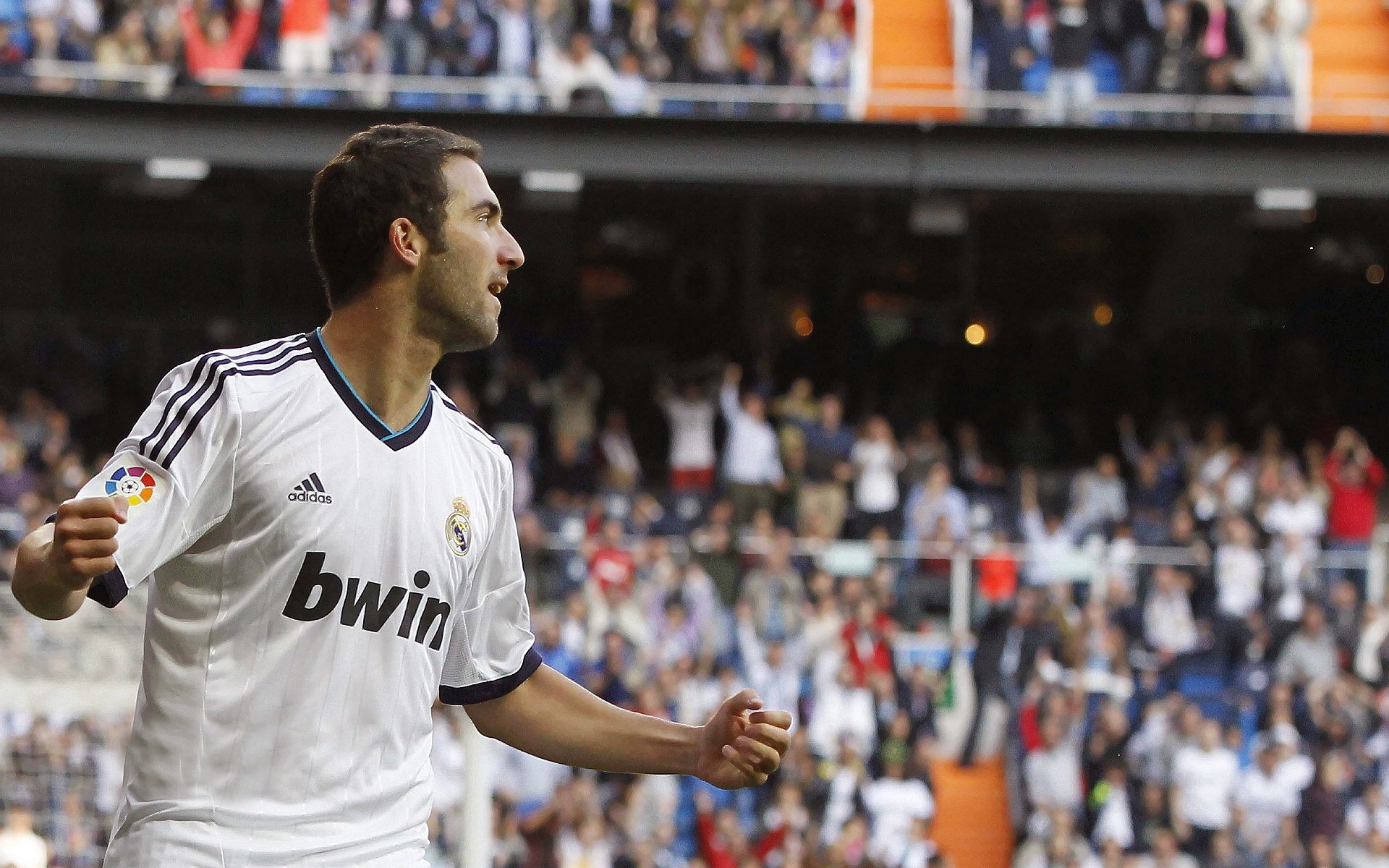 伤病满营的老鹰122-102大胜湖人,穆罕穆德-盖伊砍下生涯新高21分,老鹰球员