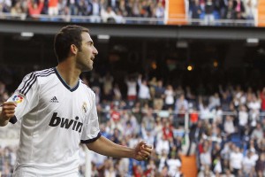 kering.com-《ApexLegends》“冰原”主题赛事火热开战，战队展现极致配合