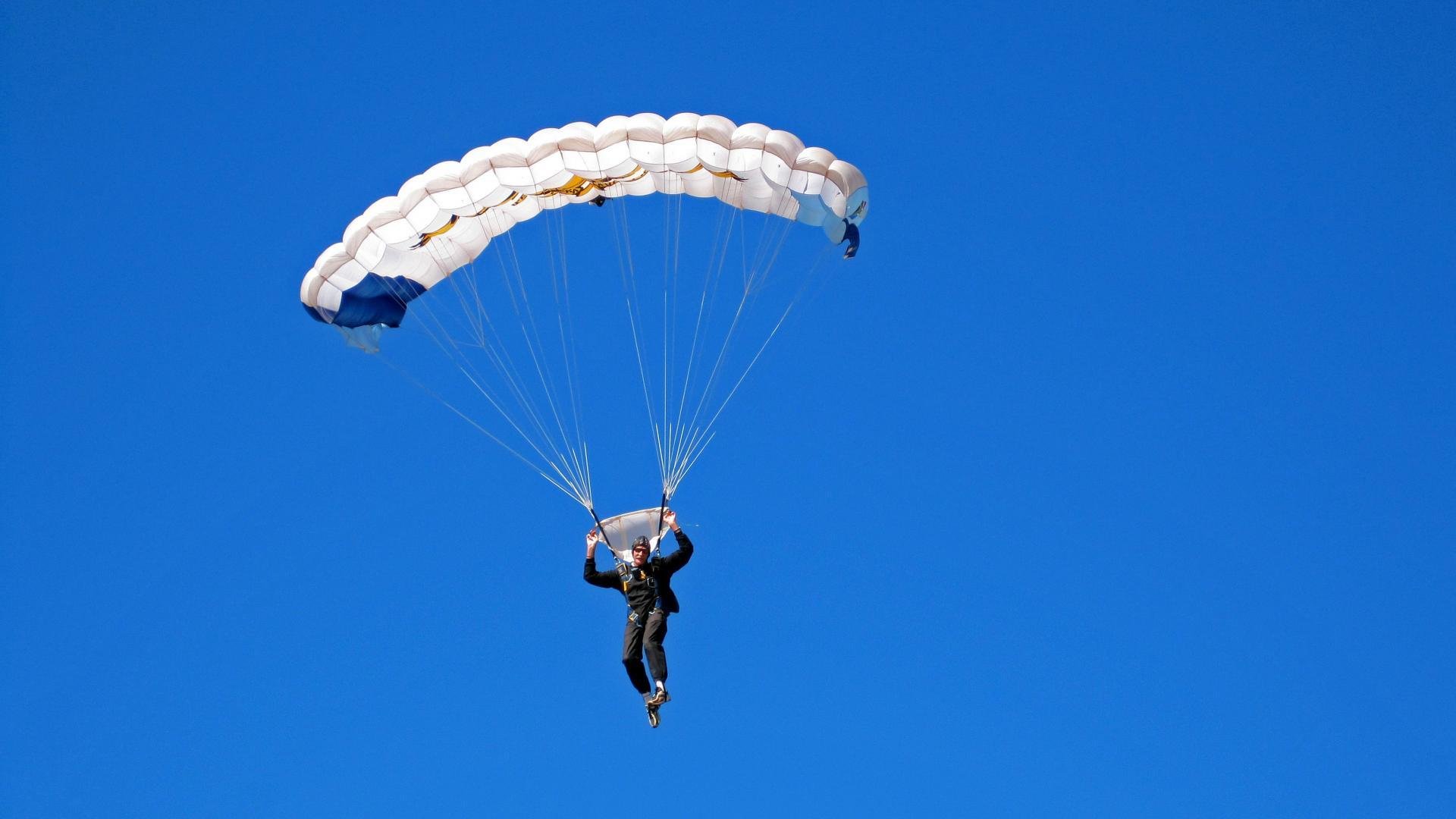 每一场都精彩:NBA季后赛最燃的20个瞬间!,nba季后赛锦集